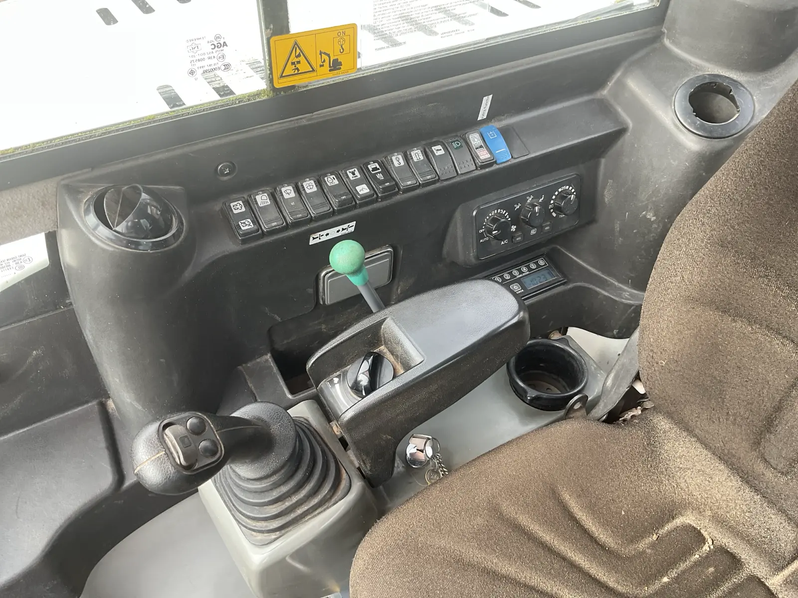 2015 Takeuchi TB 290 - Image 6